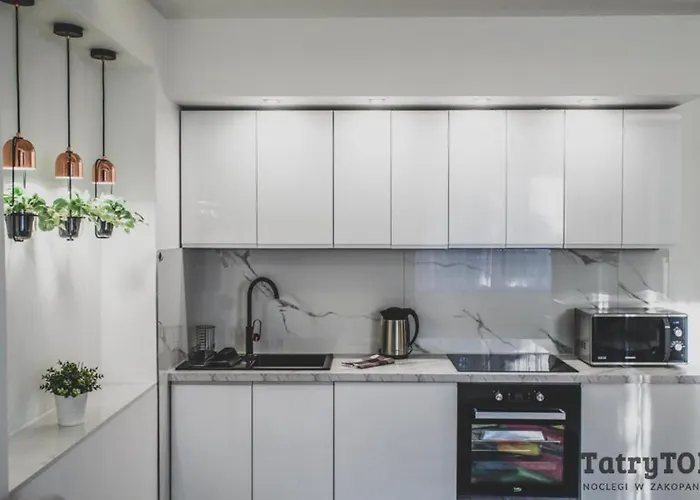 Tatrytop Zamoyskiego 2 アパート *